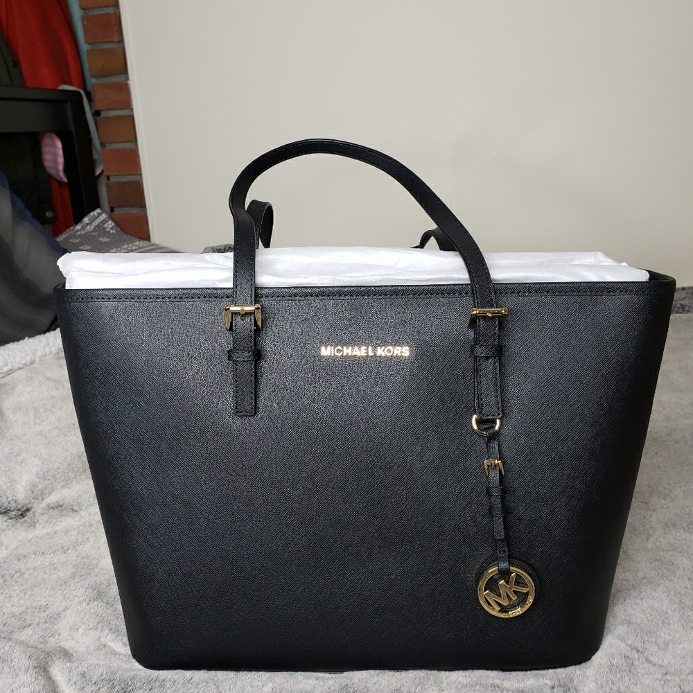 Authentic Michael Kors Purse Jet Set Travel